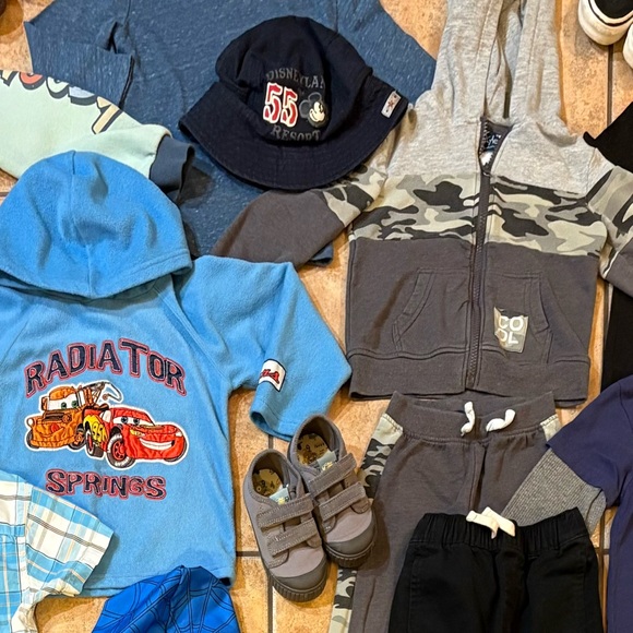 Toddler Boys Size 3T and 4T Lot of 25+ Vans High Tops and More Shoes, Hats, Etc - Picture 2 of 16